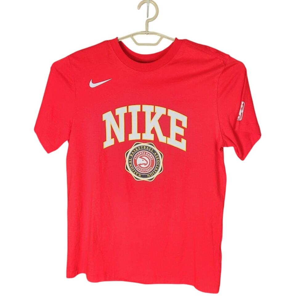 Nike Atlanta Hawks Short sleeve NWT men's medium